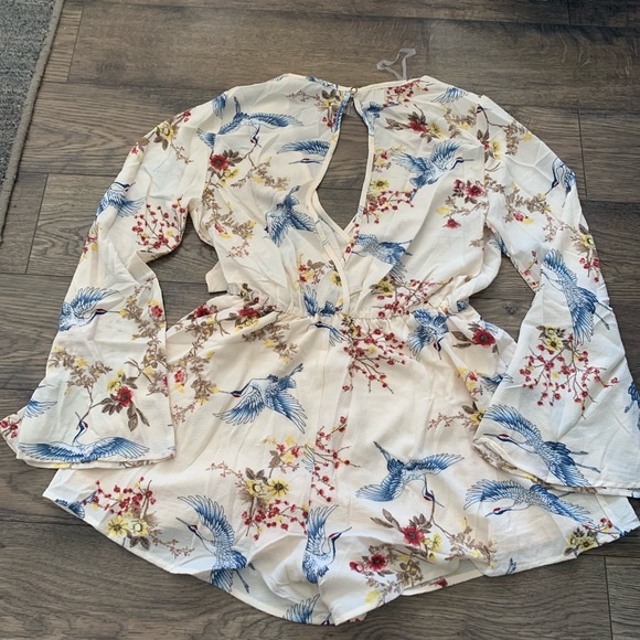 Cream floral long sleeve romper - Picture 4 of 8